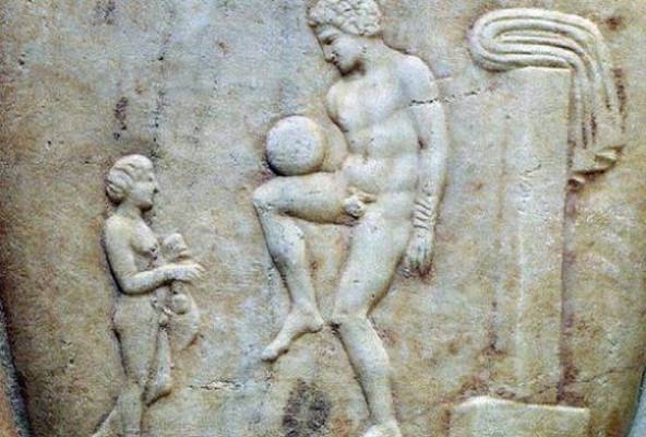Gioco della Palla. Parte di una stele in marmo, trovata al Pireo, Atene, datata 400-375 A.C